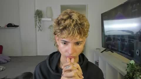 kitty online show from November 6, 1:52 am