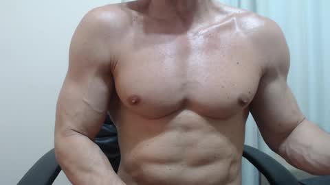 saradorj92 online show from December 15, 12:51 am