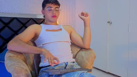   online show from November 26, 4:04 am