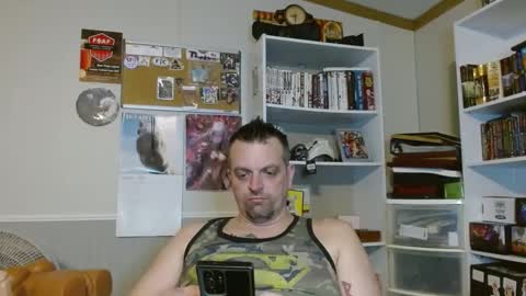 Snapshot of scarecrow2wm chatting on February 22, 4:18 am Kent Clark online show from February 22, 4:18 am