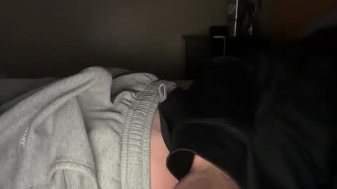 Snapshot of scb894682 chatting on December 5, 4:56 pm Skinny College Boy online show from December 5, 4:56 pm