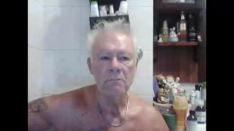 Snapshot of schizzodoro chatting on September 23, 3:28 am schizzodoro online show from September 23, 3:28 am