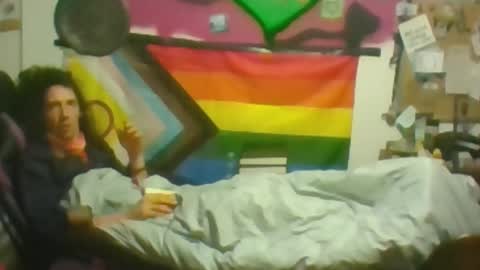Snapshot of schnico chatting on October 3, 3:44 am schmidti online show from October 3, 3:44 am