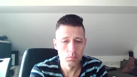 Snapshot of schnuckigeil chatting on February 10, 12:39 pm Dildomen online show from February 10, 12:39 pm