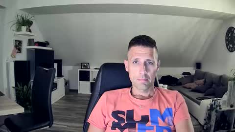 Snapshot of schnuckigeil chatting on September 22, 6:07 pm Dildomen online show from September 22, 6:07 pm