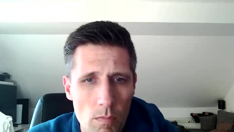 Snapshot of schnuckigeil chatting on January 16, 1:58 pm Dildomen online show from January 16, 1:58 pm