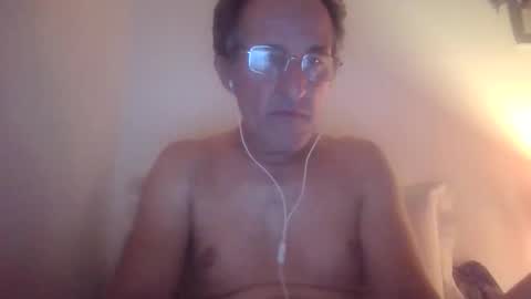 Snapshot of scotchwhieskie chatting on September 17, 10:22 pm scotchwhieskie online show from September 17, 10:22 pm