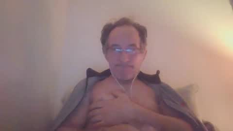 Snapshot of scotchwhieskie chatting on February 16, 12:22 am scotchwhieskie online show from February 16, 12:22 am