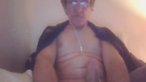 Snapshot of scotchwhieskie chatting on December 16, 11:50 pm scotchwhieskie online show from December 16, 11:50 pm