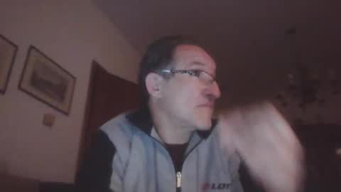 Snapshot of scotchwhieskie chatting on January 2, 10:44 pm scotchwhieskie online show from January 2, 10:44 pm