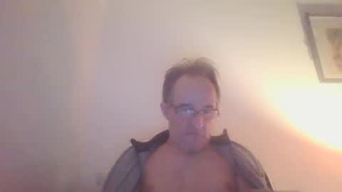 Snapshot of scotchwhieskie chatting on December 31, 12:00 am scotchwhieskie online show from December 31, 12:00 am