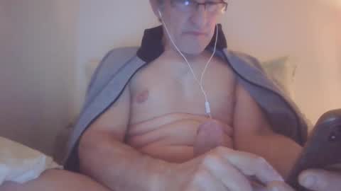 Snapshot of scotchwhieskie chatting on February 20, 11:43 pm scotchwhieskie online show from February 20, 11:43 pm