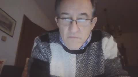 Snapshot of scotchwhieskie chatting on December 25, 11:42 pm scotchwhieskie online show from December 25, 11:42 pm
