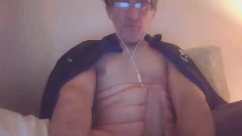 Snapshot of scotchwhieskie chatting on February 9, 1:23 am scotchwhieskie online show from February 9, 1:23 am