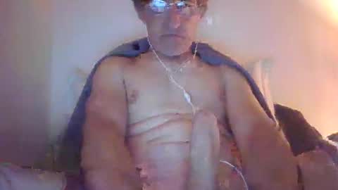 Snapshot of scotchwhieskie chatting on October 8, 10:47 pm scotchwhieskie online show from October 8, 10:47 pm