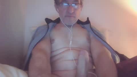 Snapshot of scotchwhieskie chatting on January 26, 12:37 am scotchwhieskie online show from January 26, 12:37 am
