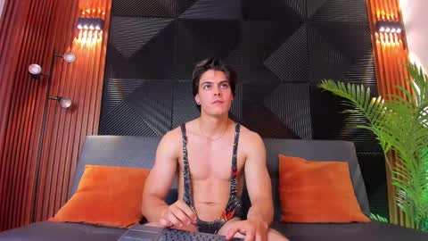 S C O T T independent model online show from February 12, 9:11 pm