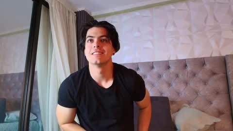 S C O T T independent model online show from March 9, 12:31 pm