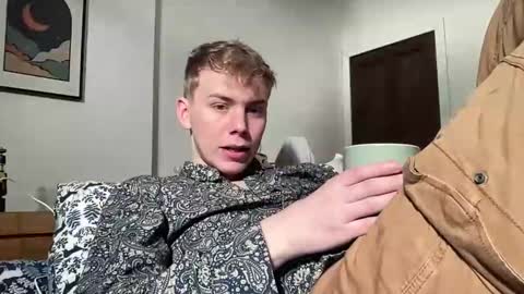 Snapshot of scottish_twink01 chatting on January 18, 4:21 pm danny online show from January 18, 4:21 pm
