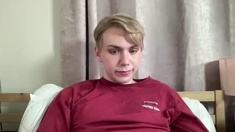 Snapshot of scottish_twink01 chatting on September 28, 11:47 pm danny online show from September 28, 11:47 pm