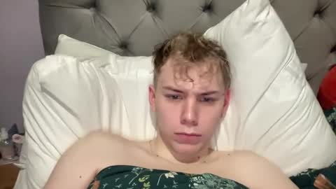Snapshot of scottish_twink01 chatting on January 26, 3:27 am danny online show from January 26, 3:27 am