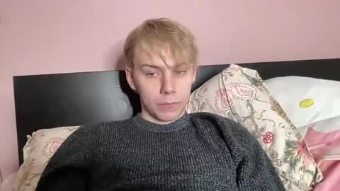 Snapshot of scottish_twink01 chatting on October 3, 3:06 pm danny online show from October 3, 3:06 pm