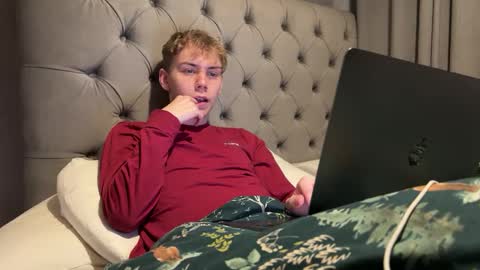 Snapshot of scottish_twink01 chatting on February 10, 12:30 am danny online show from February 10, 12:30 am