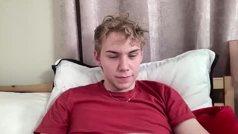 Snapshot of scottish_twink01 chatting on September 20, 2:00 am danny online show from September 20, 2:00 am