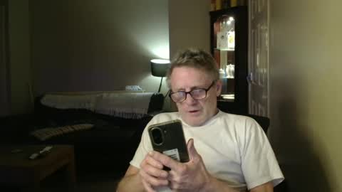 Snapshot of scottsman214 chatting on February 4, 10:34 pm James online show from February 4, 10:34 pm