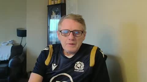 Snapshot of scottsman214 chatting on February 1, 2:13 pm James online show from February 1, 2:13 pm