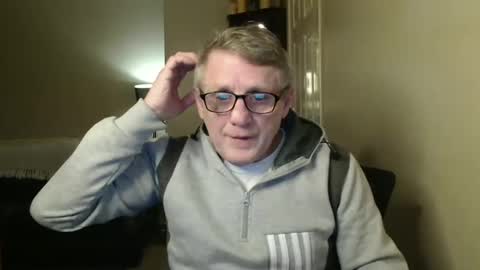 Snapshot of scottsman214 chatting on February 21, 6:59 pm James online show from February 21, 6:59 pm