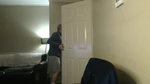 Snapshot of scottsman214 chatting on December 27, 4:22 pm James online show from December 27, 4:22 pm