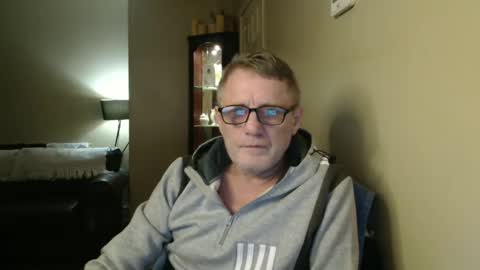 Snapshot of scottsman214 chatting on December 26, 7:38 pm James online show from December 26, 7:38 pm