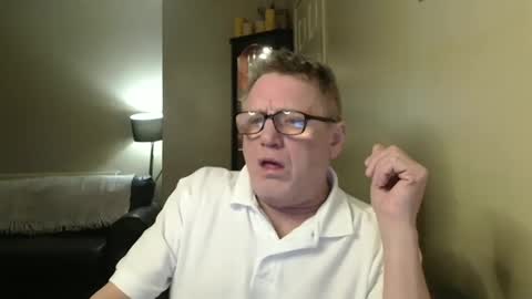 Snapshot of scottsman214 chatting on December 22, 6:15 pm James online show from December 22, 6:15 pm