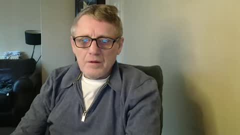 Snapshot of scottsman214 chatting on February 2, 12:13 pm James online show from February 2, 12:13 pm
