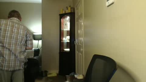 Snapshot of scottsman214 chatting on December 31, 6:24 pm James online show from December 31, 6:24 pm