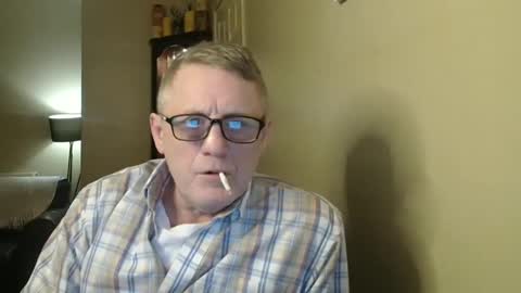 Snapshot of scottsman214 chatting on March 6, 8:16 pm James online show from March 6, 8:16 pm