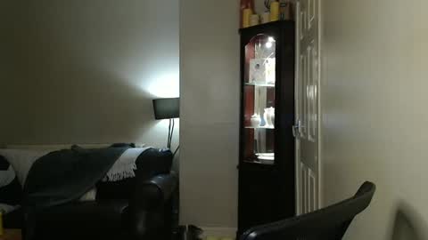 Snapshot of scottsman214 chatting on January 3, 6:46 pm James online show from January 3, 6:46 pm