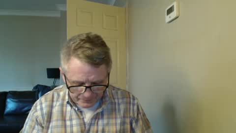 Snapshot of scottsman214 chatting on January 19, 12:50 pm James online show from January 19, 12:50 pm
