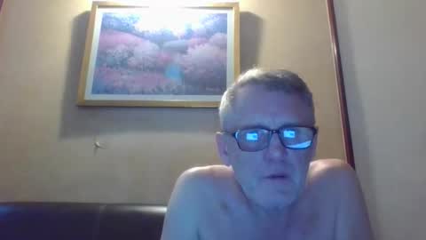 Snapshot of scottsman214 chatting on October 13, 2:34 pm James online show from October 13, 2:34 pm