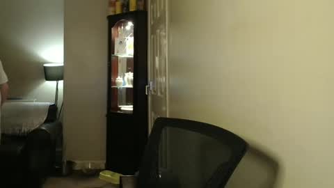 Snapshot of scottsman214 chatting on March 5, 6:56 pm James online show from March 5, 6:56 pm