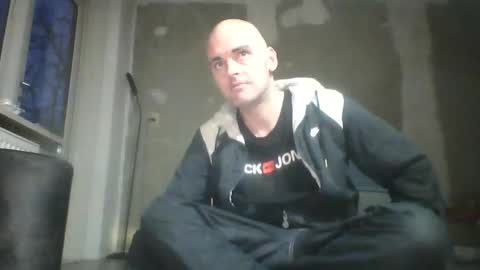 Sean online show from April 4, 7:00 pm