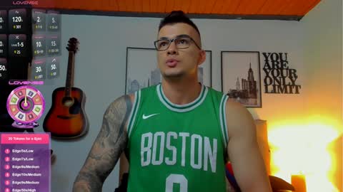 Snapshot of sean_carrera69 chatting on December 18, 1:34 pm Sean Carrera online show from December 18, 1:34 pm