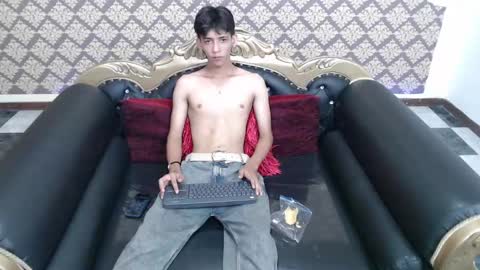 Snapshot of sebas_cat chatting on September 14, 8:44 pm Sebastian Alvarez online show from September 14, 8:44 pm