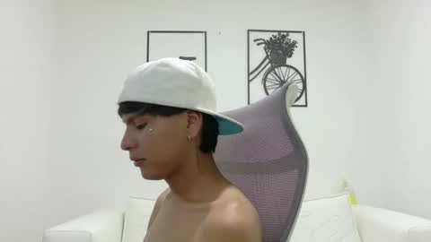 sebas_lover_ online show from October 15, 9:33 pm