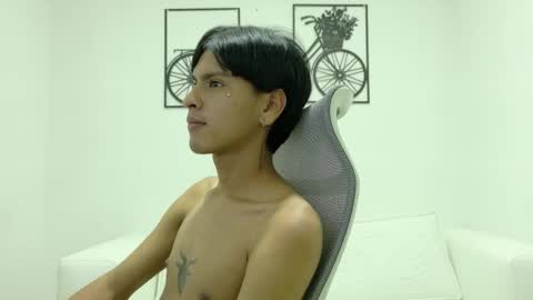 sebas_lover_ online show from October 11, 10:36 pm