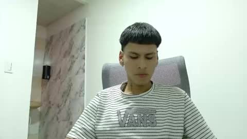 sebas_lover_ online show from October 20, 8:02 pm