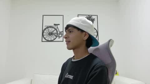 sebas_lover_ online show from October 14, 9:33 pm