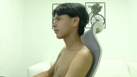 sebas_lover_ online show from October 10, 8:56 pm