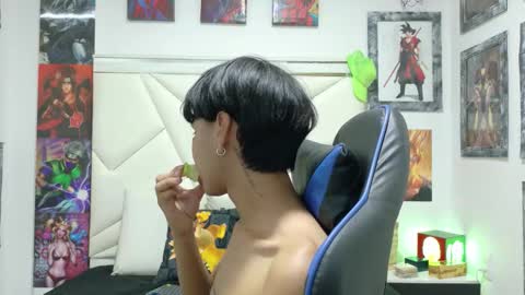 sebas_lover_ online show from October 9, 8:47 pm